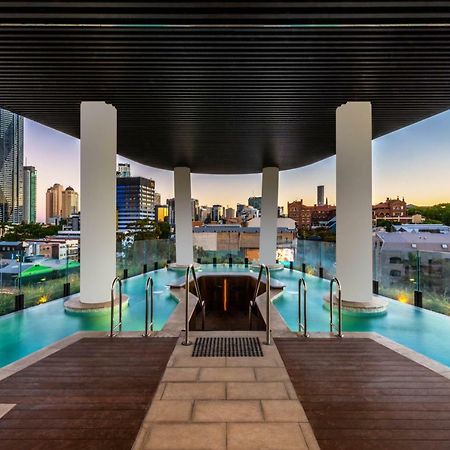 Aparthotel Fv By Peppers Brisbane Esterno foto The pool at the rooftop of the Emporium South Bank