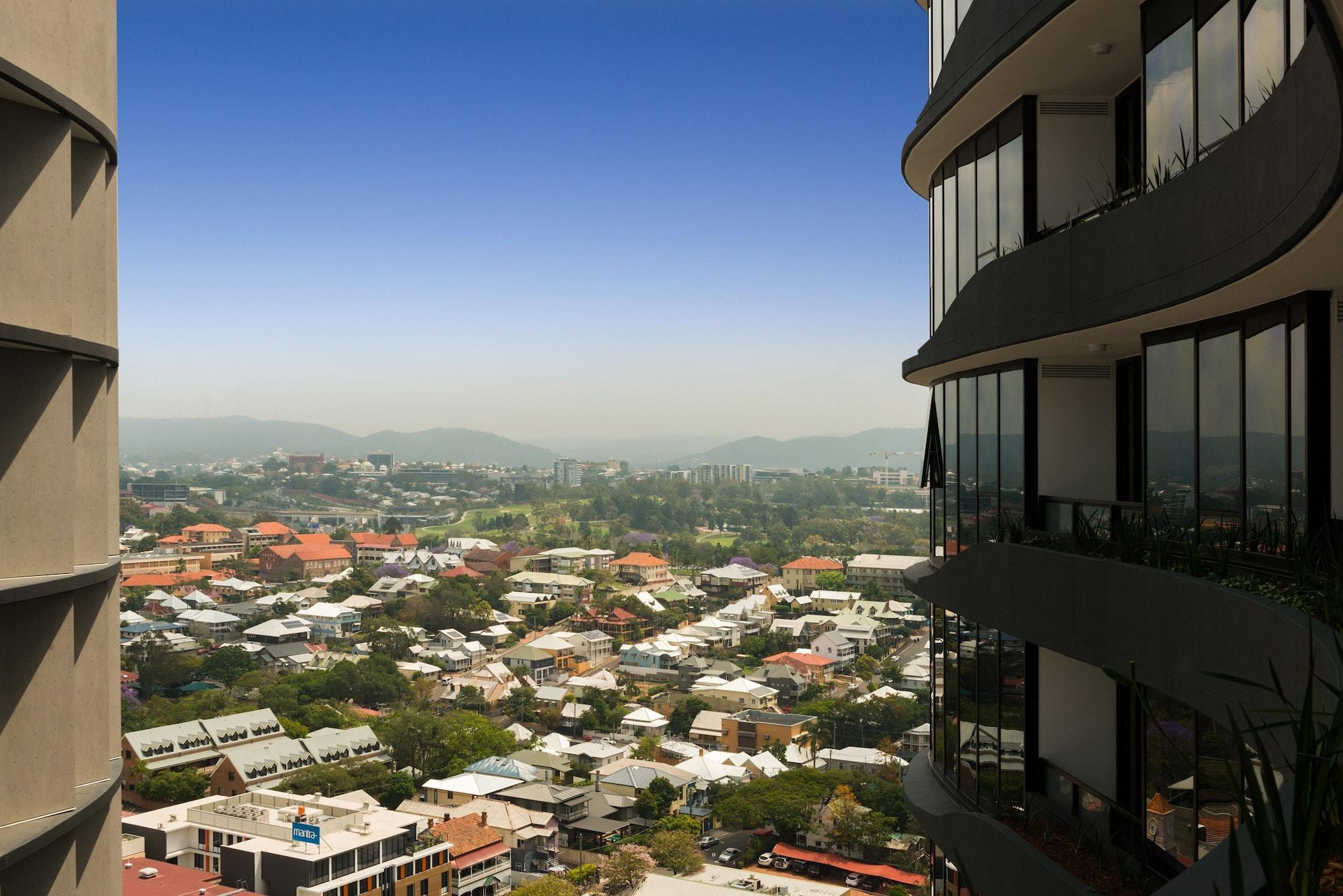 Aparthotel Fv By Peppers Brisbane Esterno foto View of the suburb from the east