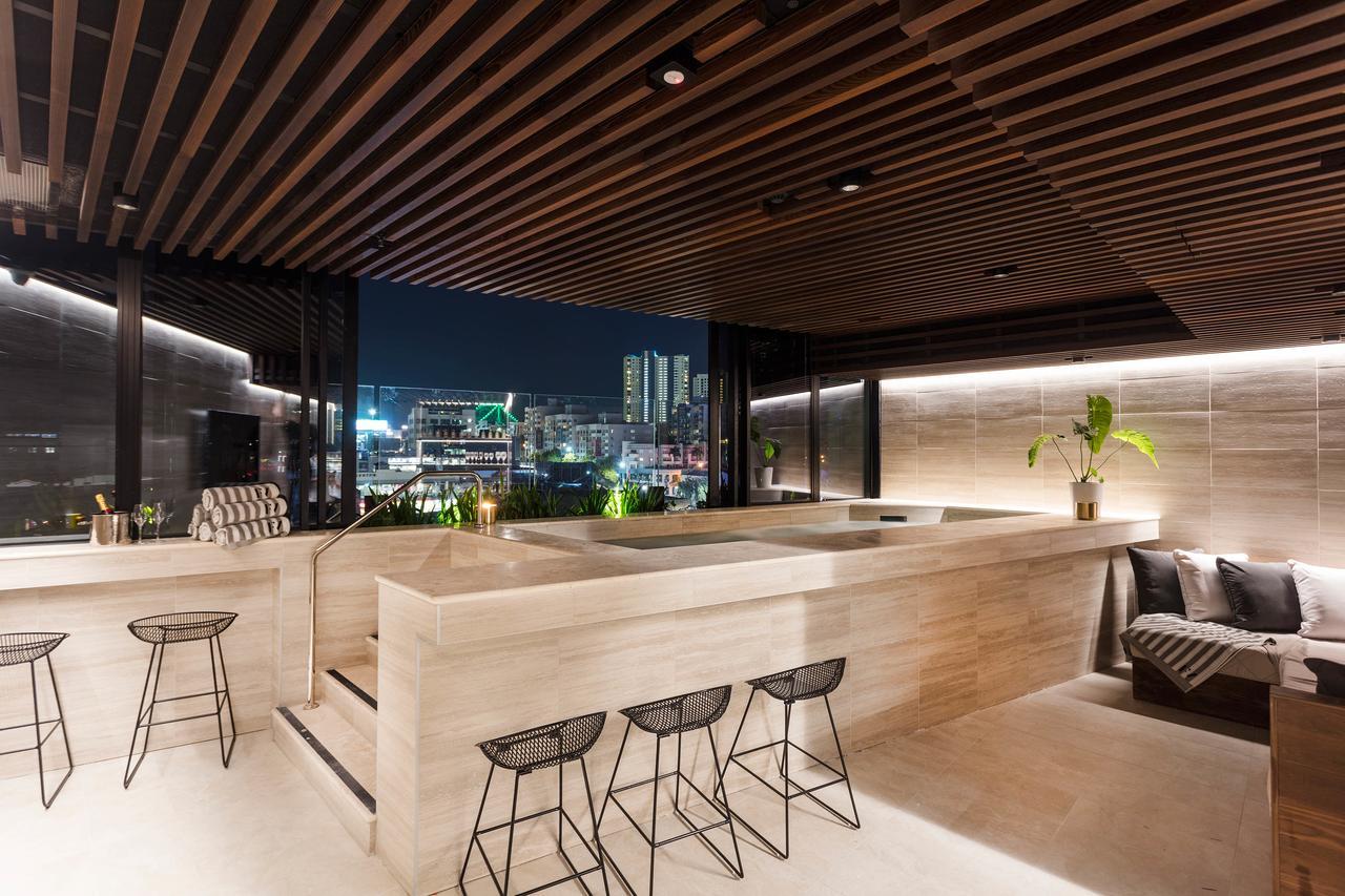 Aparthotel Fv By Peppers Brisbane Esterno foto The Sky Bar