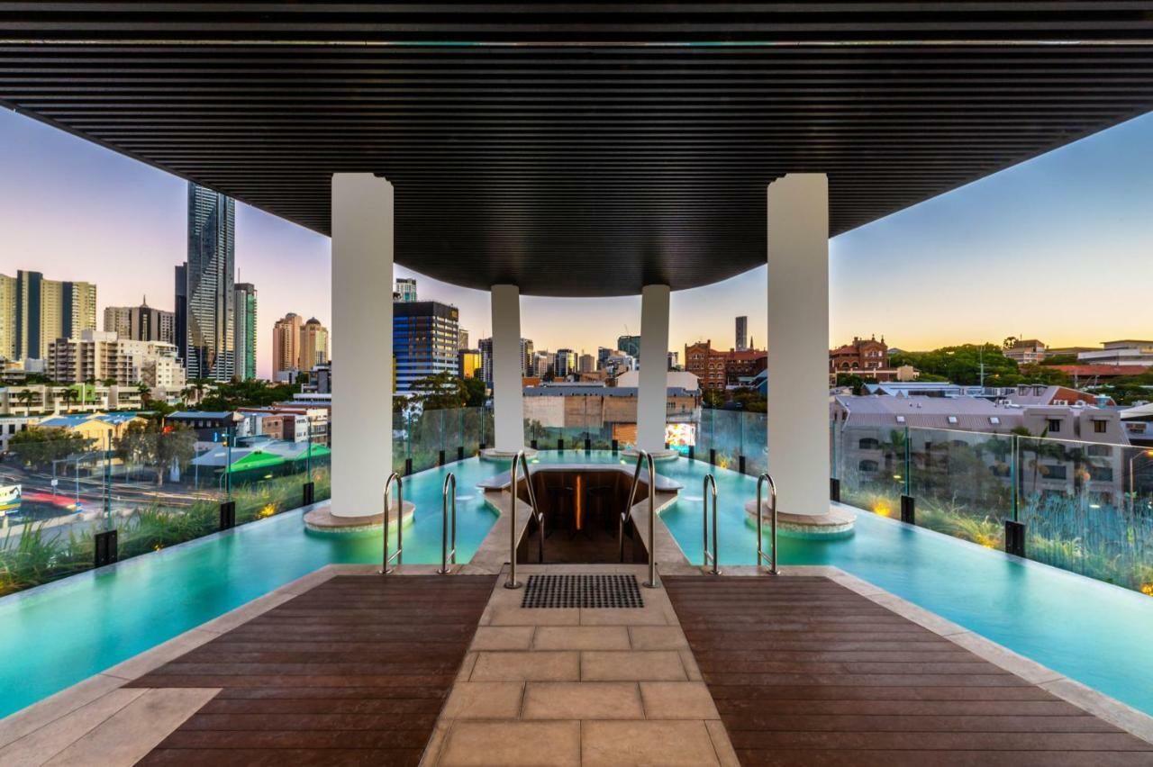 Aparthotel Fv By Peppers Brisbane Esterno foto The pool at the rooftop of the Emporium South Bank