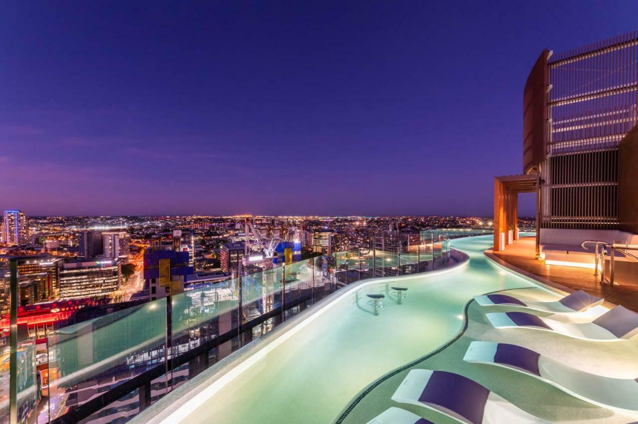 Aparthotel Fv By Peppers Brisbane Esterno foto Skyline rooftop pool