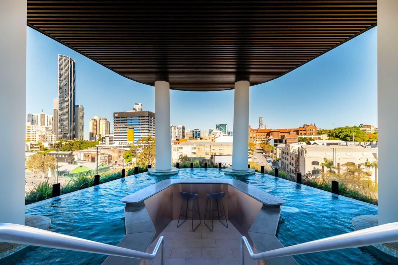 Aparthotel Fv By Peppers Brisbane Esterno foto The pool at the top of the building