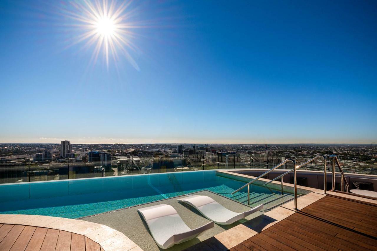 Aparthotel Fv By Peppers Brisbane Esterno foto Skyline pool