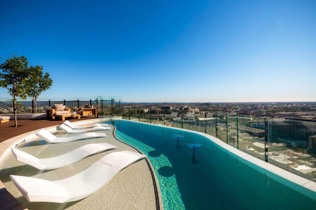 Aparthotel Fv By Peppers Brisbane Esterno foto Skyline Residences rooftop pool