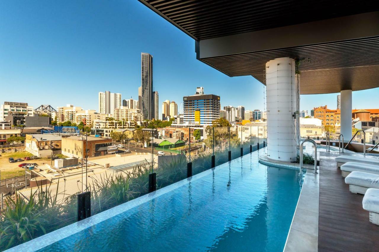 Aparthotel Fv By Peppers Brisbane Esterno foto The rooftop pool at Emporium Southbank