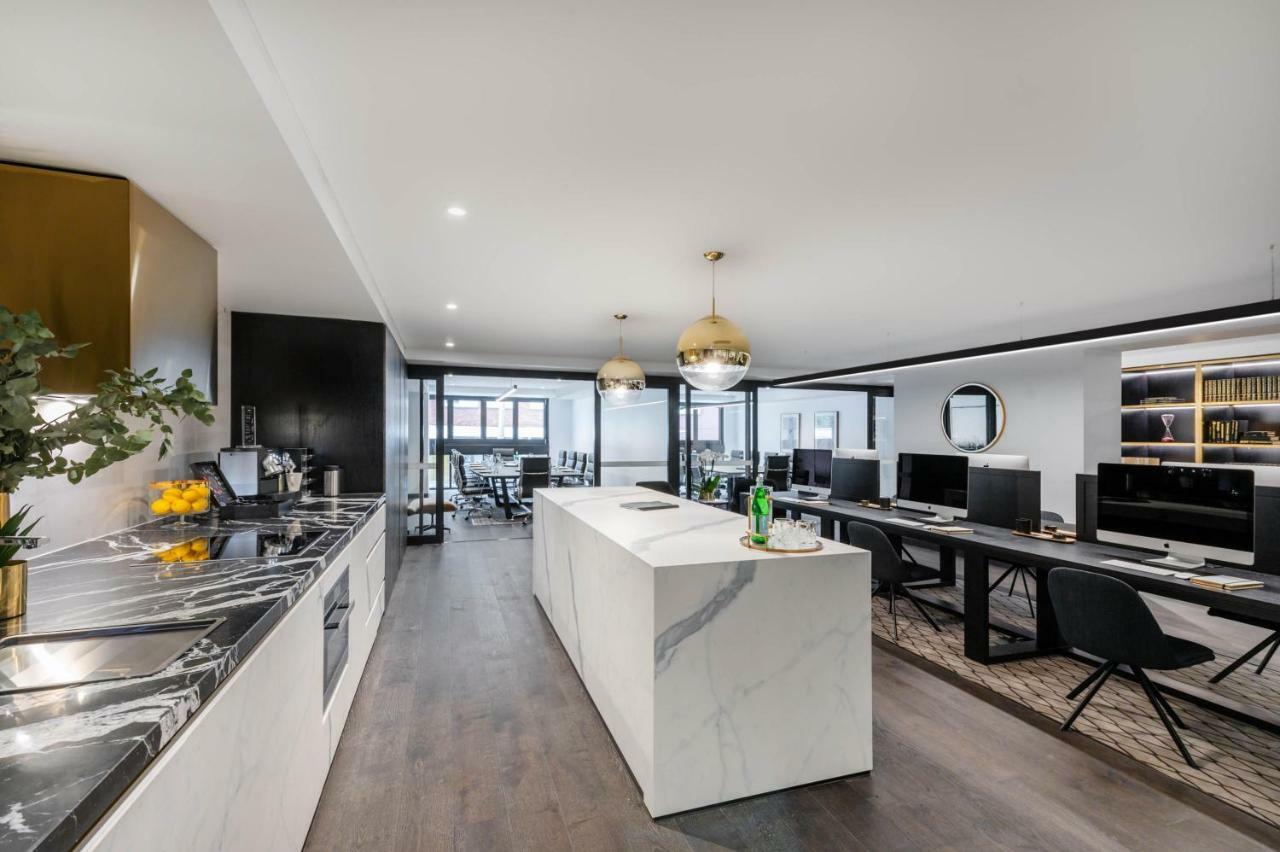 Aparthotel Fv By Peppers Brisbane Esterno foto The kitchen at the 10th floor of the building