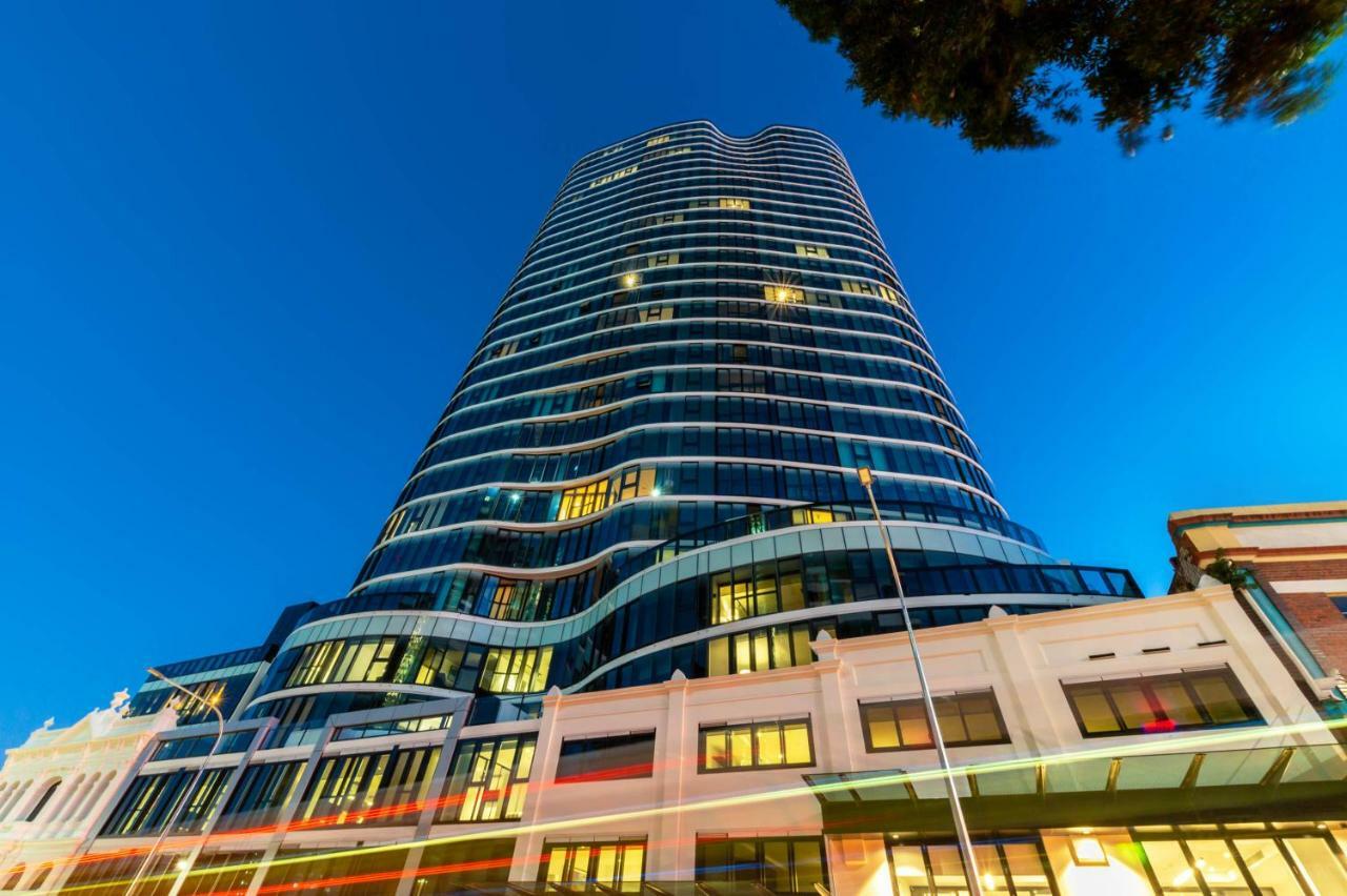 Aparthotel Fv By Peppers Brisbane Esterno foto The building at night
